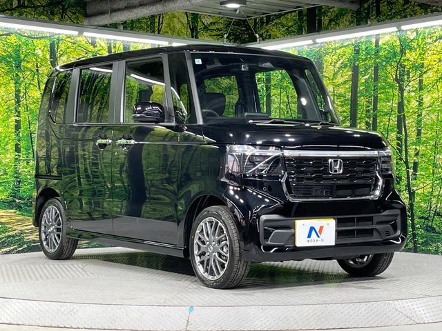 大好評のボディコーティング「弾スプラッシュコート」もご納車までに施工可能。通常のガラスコートと異なる、耐久年数6年の無機質ガラスコーティングが、ボディをキレイな状態に保ってくれます。