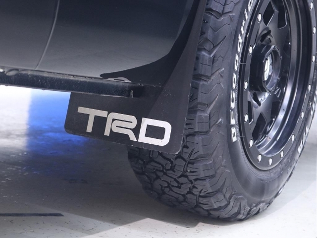 TOYOTA　TRD　マットフラップつき！