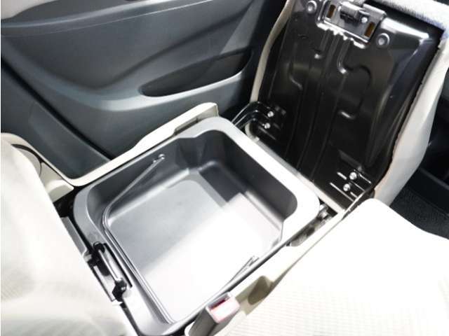 地域によってはなかなかご希望の車種が見つからない事もあるかと思います。当店では一部の離島などを除き、日本全国へ販売させていただくこともできますので、まずはお気軽にお問い合わせくださいませ。