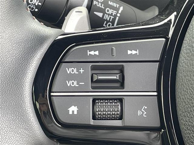 【パドルシフト（AT車）】MT車と同じように好きなギアで走ることができます！スポーティなシフト操作をお楽しみいただけます。