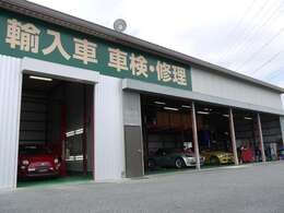 LCI　6速MT　天張り新品　コンフォートアクセス　オートライト　アイドリングストップ　ナビ　CD　AUX　ミュージックサーバー　ETC　17インチAW　バックカメラ　HIDヘッドライト