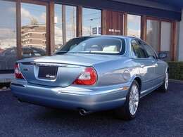 純正ナビ、CD、MD、AftermarketTVチューナー、ETC、パーキングセンサー、車検2年受け渡し！
