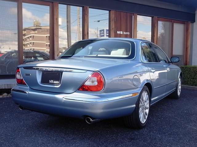 純正ナビ、CD、MD、AftermarketTVチューナー、ETC、パーキングセンサー、車検2年受け渡し！
