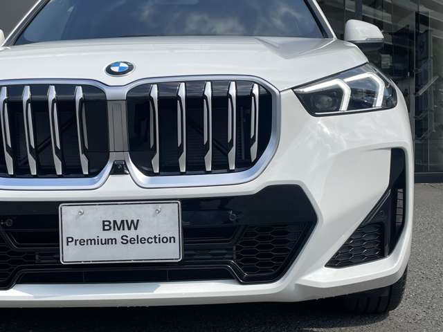 また、BMW正規認定中古車は、エマージェンシーサービスが自動付帯。24時間365日、皆様のカーライフをサポート致します。確かな安心のうえで、「駆けぬける歓び」をご堪能ください。