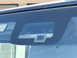 【スズキ　セーフティサポート】走行中に前方の車両等を認識し、衝突しそうな時は警報とブレーキで衝突回避と被害軽減をアシスト。より安全にドライブをお楽しみいただけます。