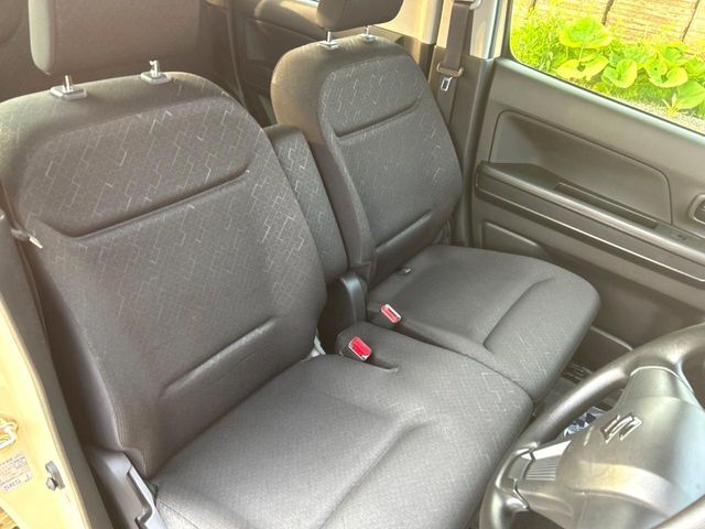 運転席シート廻りは使用感も少なく、良好な状態となっています。丁寧に使われていたことがよくわかりますね。