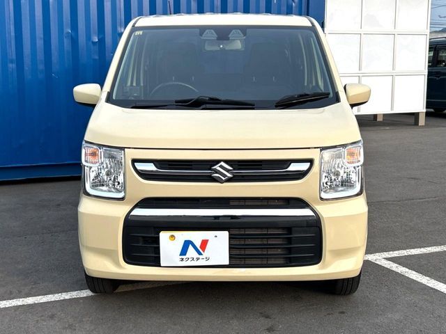 弊社では、全車『修復歴なし』のお車のみ取り扱っております。専任バイヤーによる厳選した仕入れの後、入庫後の車両チェックを行い、ネクステージが認定した高品質な中古車をご提供しております。