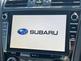 【純正ナビ】人気の純正ナビを装備しております。ナビの使いやすさはもちろん、オーディオ機能も充実！キャンプや旅行はもちろん、通勤や買い物など普段のドライブも楽しくなるはず♪