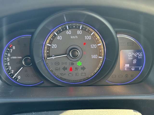 気になるお車のお見積りを作成します！車両本体価格や自賠責保険料、税金、リサイクル預託金登録に伴う諸費用を計算したお見積りをおつくりします。お気軽にお問合せ下さい！