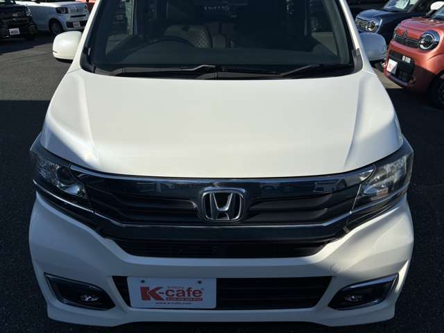 ケイカフェはオールメーカーのお車を取り揃えておりますので、1度のご来場でオールメーカーのお車を実際に見て比べていただくことが出来ます。試乗車も多数ご用意しておりますので、楽しく乗り比べしましょう！