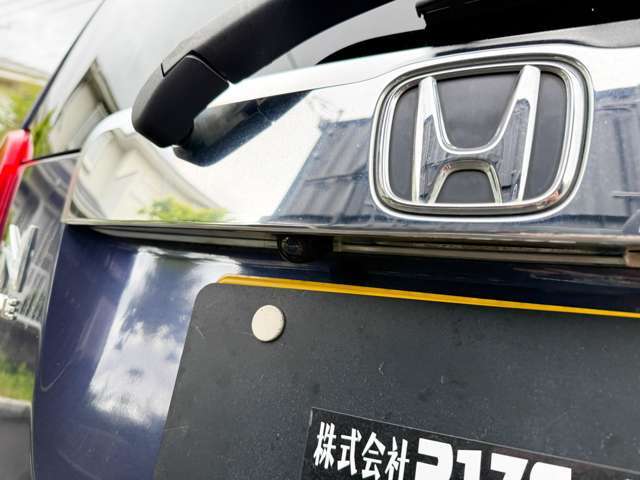 自動車でお越しになる場合は　ナビで　神奈川県厚木市岡田4-21-1　を検索　オシャレなブラックのコンテナが4棟並んでいる新築のガレージになります。シャッターもありますのでセキュリティーもバッチリです。
