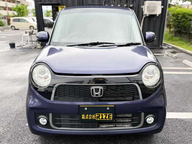 車内の臭いにもこだわってます！　車両の入庫チェックを行う担当者は非喫煙者を必ず配置し　タバコ臭　がない車両にこだわって販売をしております。臭いに関しても満足して頂ける高品質を維持しております！
