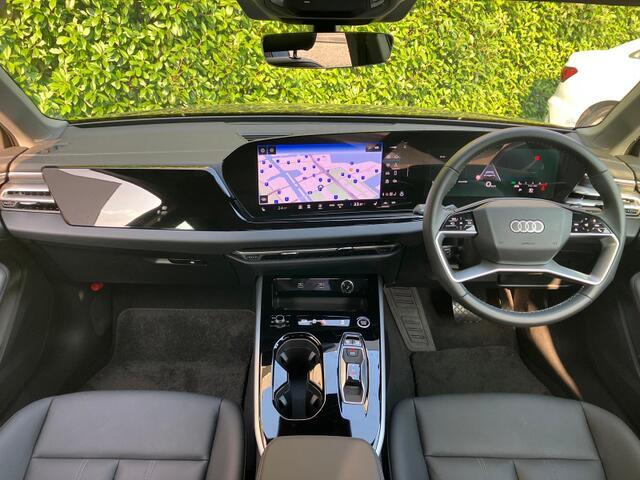 Audiのインテリアはエクステリア同様、優れたデザイン性とクオリティ、そして機能性を兼ね備えております。