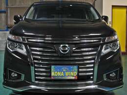 ★ツインサンルーフ（フロント：電動チルトアップ＆スライド式、リヤ：電動チルトアップ＆スライド式、UVカット断熱機能付プライバシーガラス）★スマートルームミラー（車両後方映像表示、ON/OFF切替式）