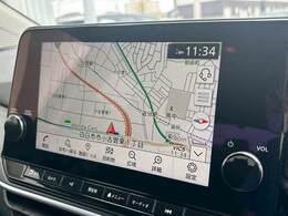 【純正ナビ】一体感のあるナビは、高級感ある車内を演出してくれます。Bluetooth再生などオーディオ機能も充実しておりますので、運転もより楽しめます♪