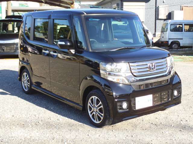 国道3号線沿い、富合「新幹線基地」向かいになります。人気の軽自動車からコンパクト・スポーツ・4WD・ミニバンまですべてお任せ下さい！！