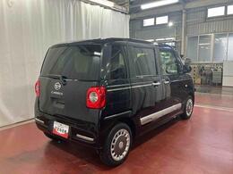 落ち着いた配色とセオリー専用アクセントで大人の上質空間を演出！