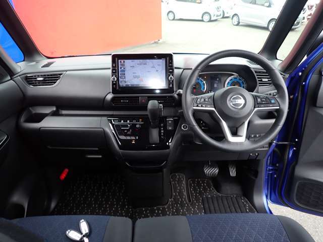 周りが見やすく運転しやすいお車です♪