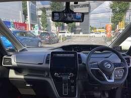 窓ガラスが大きく車両感覚も掴みやすいお車ですので安心してお乗りいただけます。