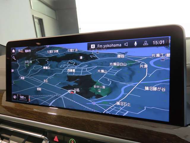 BMW iDriveナビゲーションシステム。ワイドで視認性に優れたスクリーン。