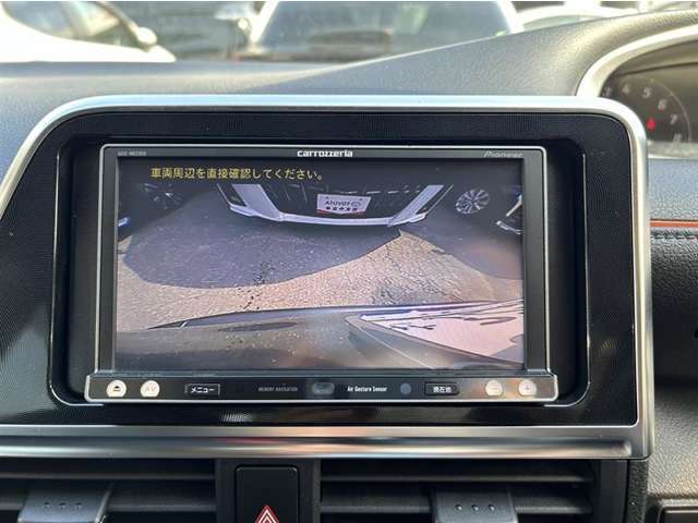 しっかりバックモニターが付いております。