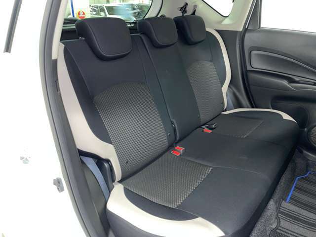 「2ndシート」2列目は大人がゆったり座るスペースがあります♪
