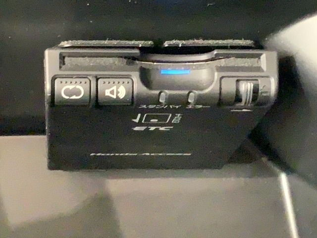 いまや快適なカーライフに欠かせないETCが付いています。