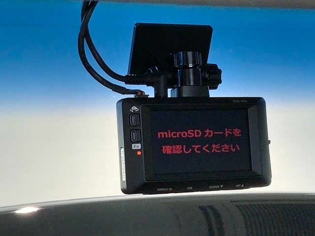 万が一の事故のときもドライブレコーダーがあると安心です。ご利用になる場合は個人情報保護の観点より新品の対応SDカードをお求め下さい。