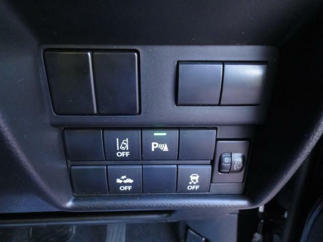 リヤパーキングセンサー＆ESP＆デュアルカメラブレーキ＆車線逸脱防止各ボタン運転席左下にございます。