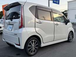 ナビ　フルセグTV　バックカメラ　DVD再生　スマートキー