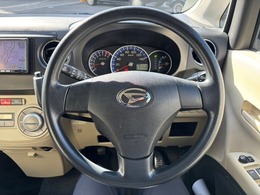 ★万が一の事故から大切な人を守る、安心安全のWエアバックを装備しています。★