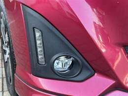 LEDイルミネーションランプ＋LEDフロントフォグランプ　霧や大雨など悪天候時にヘッドランプの明かりを補助します！