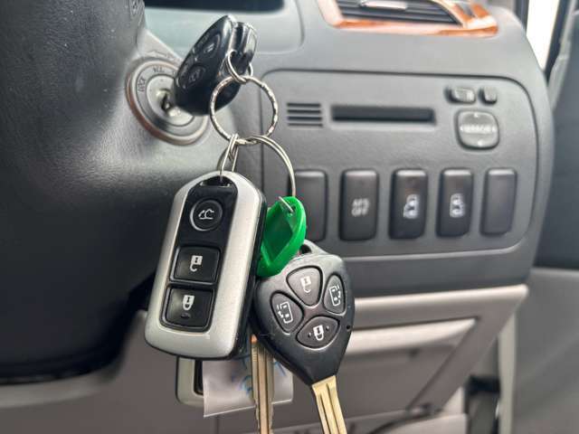 キーレス2個・別にリモコンキーあり・両側パワースライドドア