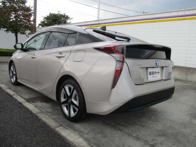 納車前、納車後の整備は、自社の指定整備工場にて行います。安心と信頼をお届けします。BMW指定の鈑金工場もございますので万が一の事故や傷などもご相談下さい！！