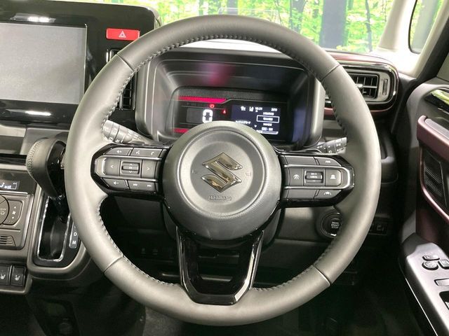 【純正革巻きステアリング】上質な革を使用することで、手にしっかり馴染みとても運転しやすいハンドルです♪