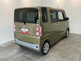 お客様にぴったりなおクルマをお選びいただけますように様々な展示車をご用意致しております！ダイハツの軽自動車だけではなく、他メーカー車やコンパクトカー・ミニバンなども数多く取り揃えております！