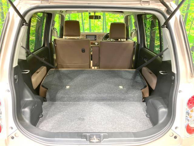 普段のお買い物や通勤、送迎等に十分な荷室スペースを確保しております。セカンドシートを倒すと、大きな荷物の積載も可能です♪