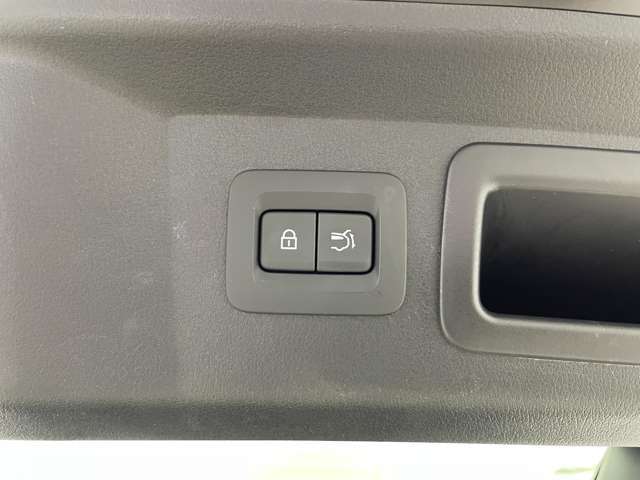 【運転席操作部】快適なドライブを楽しむための機能が装備されています！運転席から触れるので、使いやすいです！除菌プランいれていただくと、さらに清潔で安心していただけます！