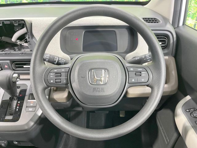 【ステアリングスイッチ】運転中、前方から目線をそらすことなく、オーディオ等の操作が可能な便利機能！安心＆快適なドライブを演出してくれます♪