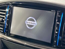 【純正ナビ】人気の純正ナビを装備。オーディオ機能も充実しており、Bluetooth接続すればお持ちのスマホやMP3プレイヤーの音楽を再生可能！毎日の運転がさらに楽しくなります！！