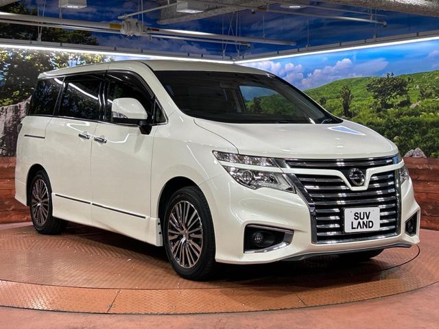 大好評のボディコーティング「弾スプラッシュコート」もご納車までに施工可能。通常のガラスコートと異なる、耐久年数6年の無機質ガラスコーティングが、ボディをキレイな状態に保ってくれます。