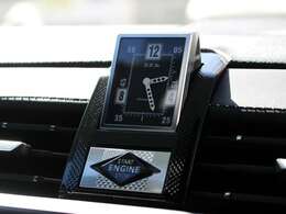 OPERAにはB.R.Mアナログ時計を装備しております。詳しくはフリーコール　0078-6002-080898まで。