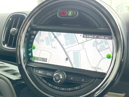 ●MINI純正ナビ:一体感のあるナビは、高級感ある車内を演出してくれます。Bluetooth再生などオーディオ機能も充実しておりますので、運転もより楽しめます♪