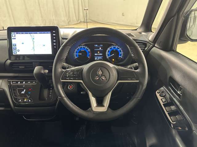 当店は整備工場以外にも自社板金工場も完備！！保険事故はもちろん、ちょっとしたキズ凹みの修理も格安にて承ります。