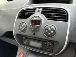 オートエアコン完備！ボタン一つでエアコンの操作ができます！