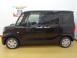 助手席側はパワースライドドアでワンタッチで開閉が可能となります。