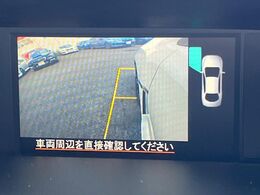 【サイドカメラ】停車・駐車時に死角になりがちな運転席から見えづらい部分の障害物を確認できます！雨天時や夜間などは特に活躍してくれるアイテムです。