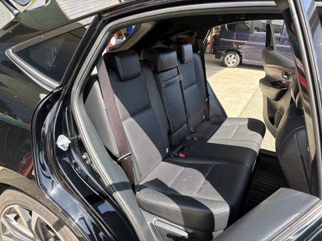 ■高年式車なのでシート汚れ、スレ無し♪
