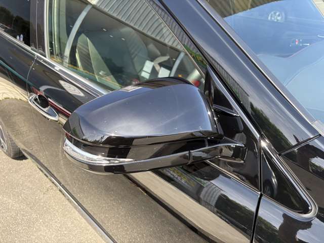幸せを運ぶ『くるま生活』きっと車には、希望や夢や幸せや、大切な想い出を乗せて走っていると思います。私たちは車生活を安心して楽しんでいただくために、車に対する様々な想いを『かたち』にしていきます。