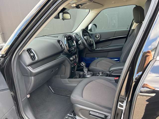 修復歴（事故歴）のある車は販売致しません！※当社基準による調査の結果、修復歴車と判断された車両は一部店舗を除き、販売を行なっておりません。万一、納車時に修復歴があった場合にはご契約の解除等に応じます。